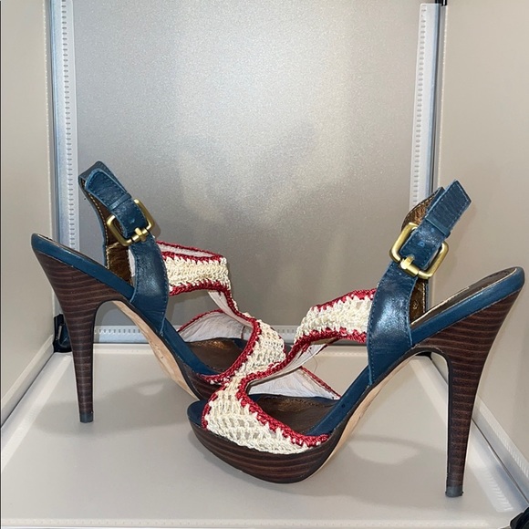 Charles David Crochet Heels - Picture 3 of 12